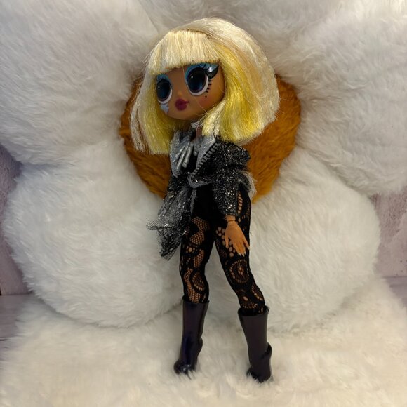 LOL Surprise OMG Remix Rock Fame Queen Fashion Doll 2019 (SKU: 329TO) - Picture 6 of 14